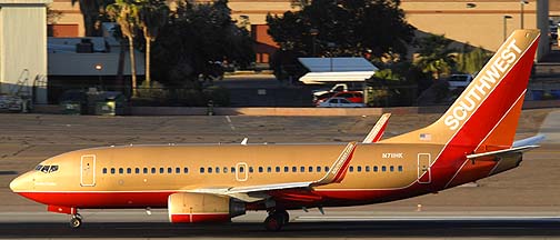 Southwest 737-7H4 N711HK, October 26, 2010